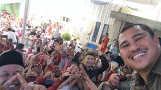 Emak-Emak Demam Salam Demokrat, Pesta Pernikahan Jadi Heboh Saat Hamas Tiba