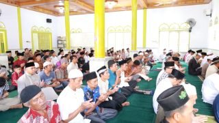 Sholat Jum’at Perdana di Lorong Karya Bakti, Mushola Baiturrahman Naik Status jadi Masjid