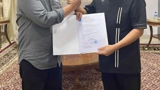 Usai Dedy, Ketua DPD PAN terima surat rekomendasi PAN.