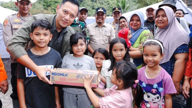 Kunjungi Lokasi Bencana di Sumbar, Menko AHY Dorong Percepatan Pemulihan Infrastruktur Konektivitas